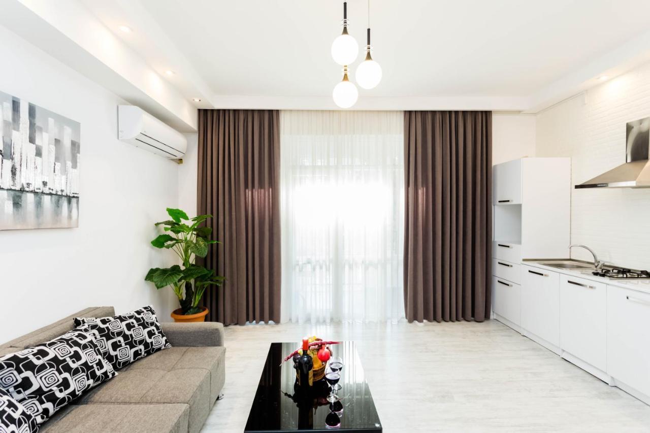 Lovely 2 Bedroom Flat Tbilisi Exterior foto